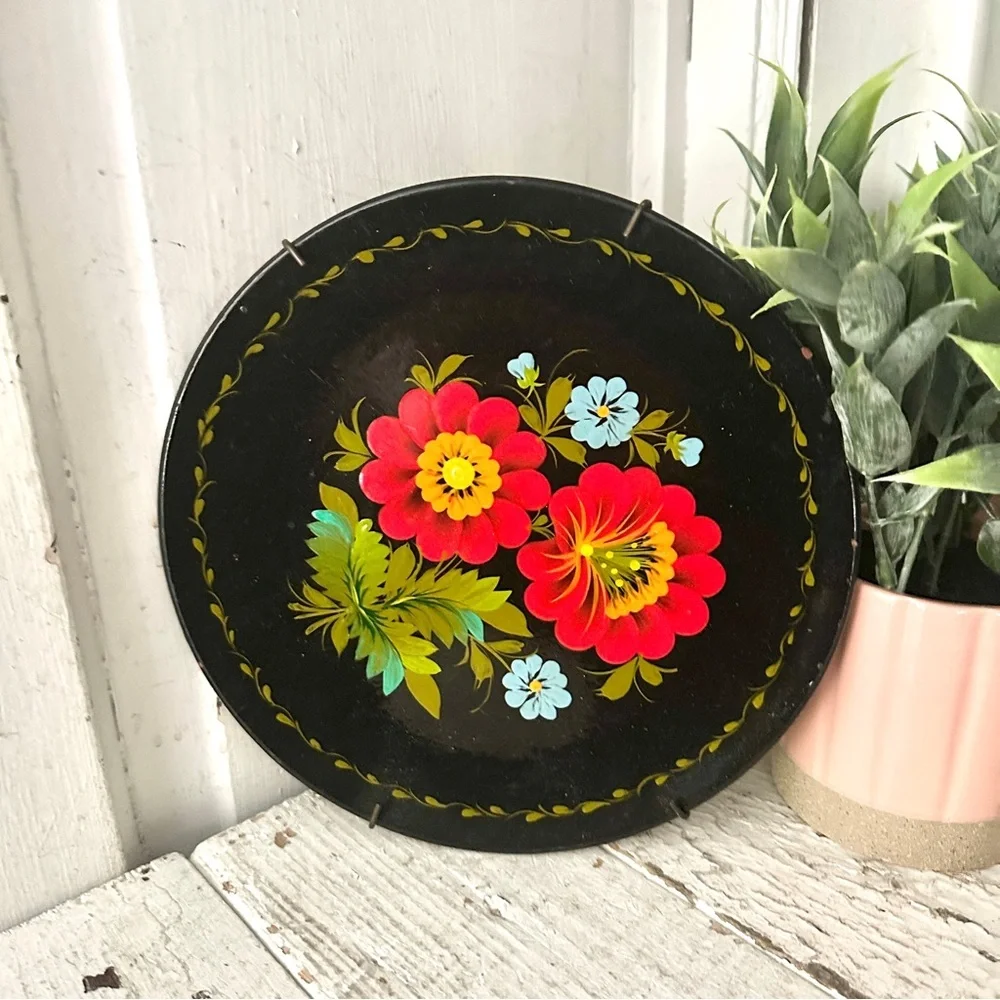 Vintage Antique 1950’s Russian Folk Art Carved Painted Wood Flowers Decor Plate